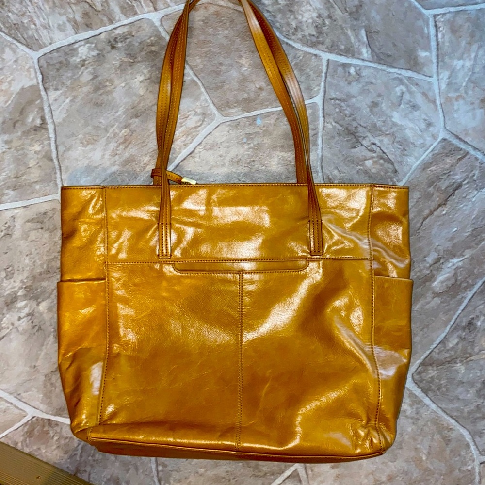 HOBO LEATHER TOTE😍😍